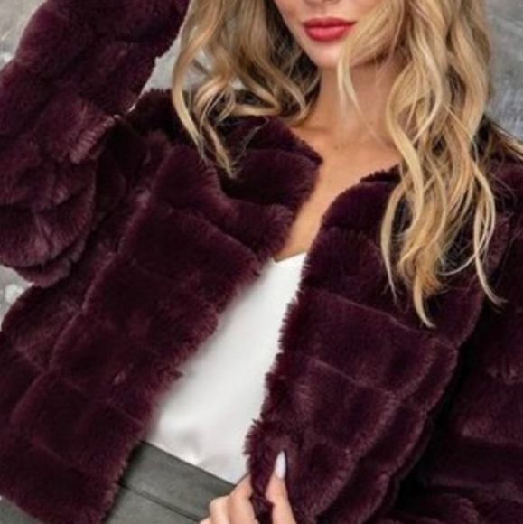 💕 EGGPLANT FAUX FUR JACKET - Picture 4 of 4